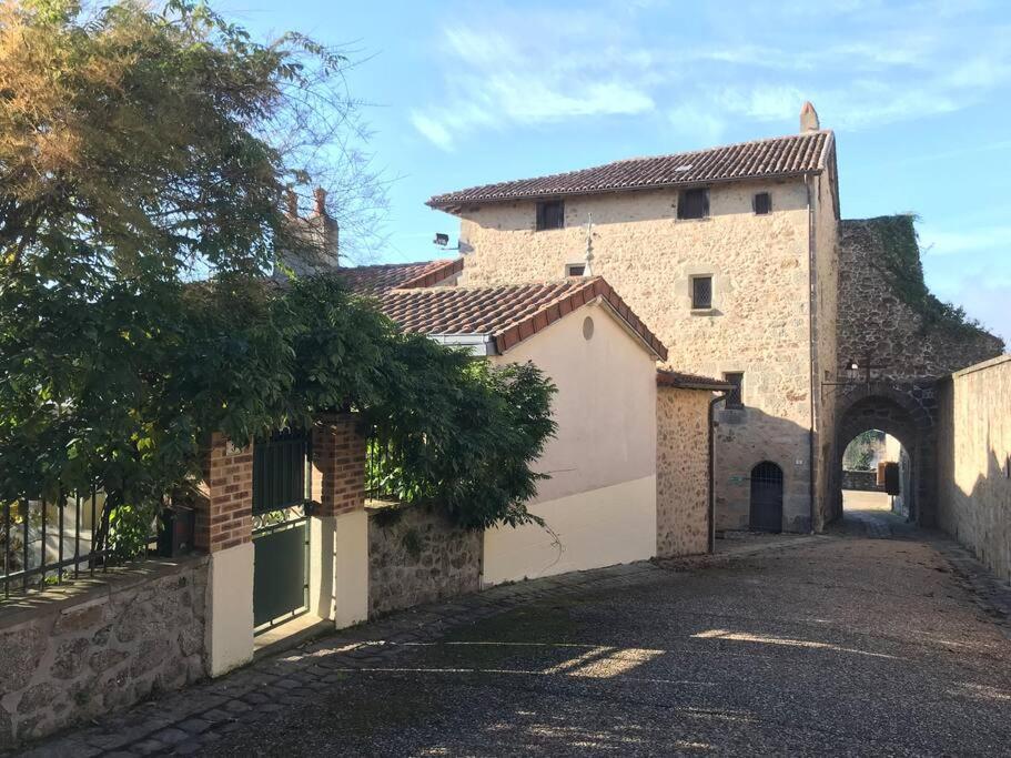 Du Haut Des Remparts Brigueuil Exterior foto